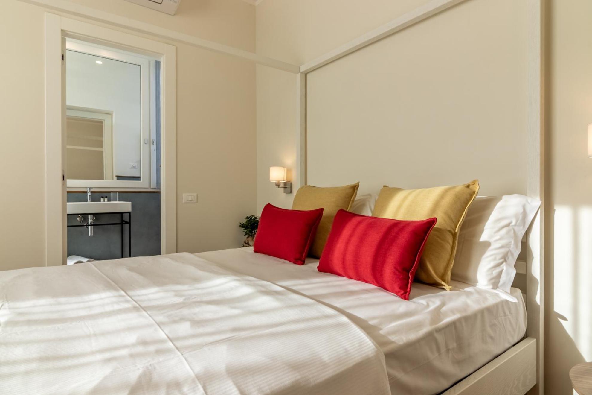 Il Faro Luxury Rooms & Lounge La Spezia Exteriör bild